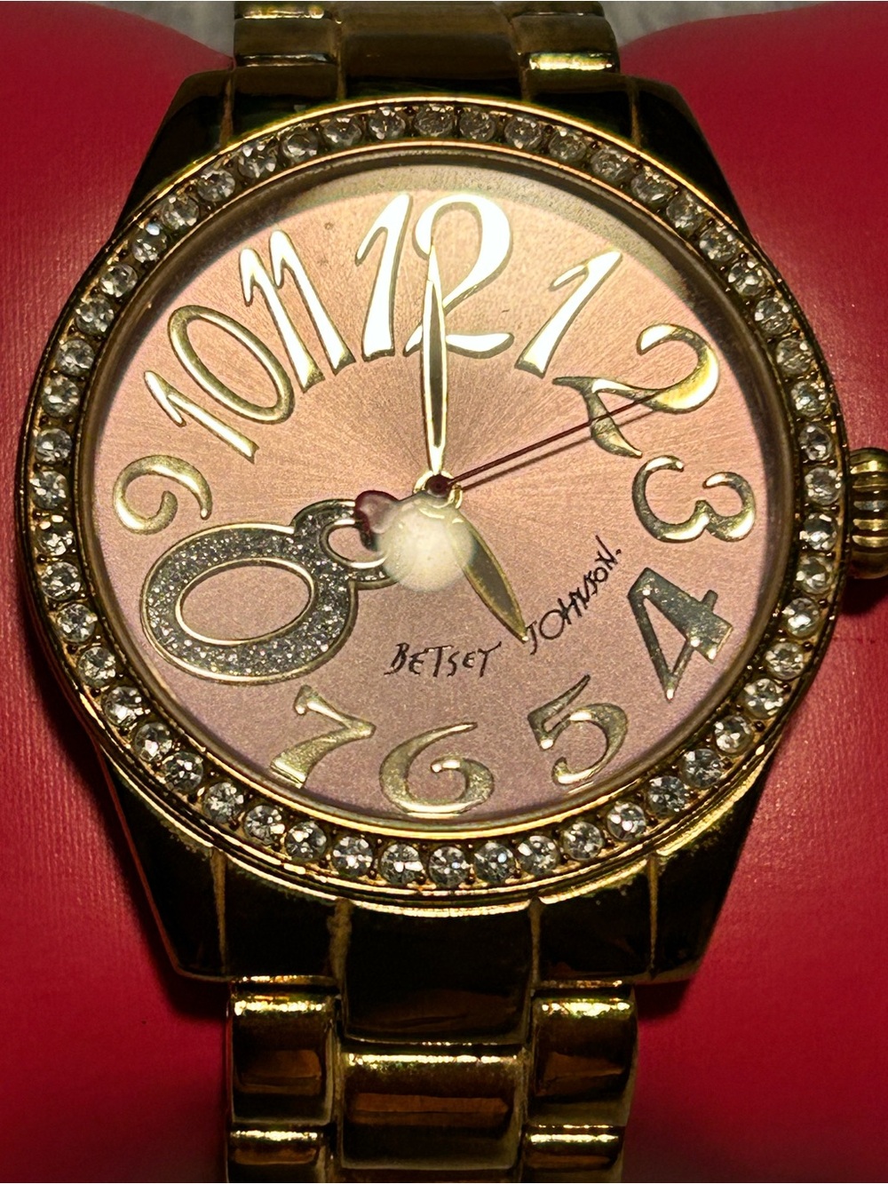 BETSEY JOHNSON WOMEN’S WATCH/GOLD-TONE W/ ROSE-COLORED FACE/NEEDS BATTERY/EUC